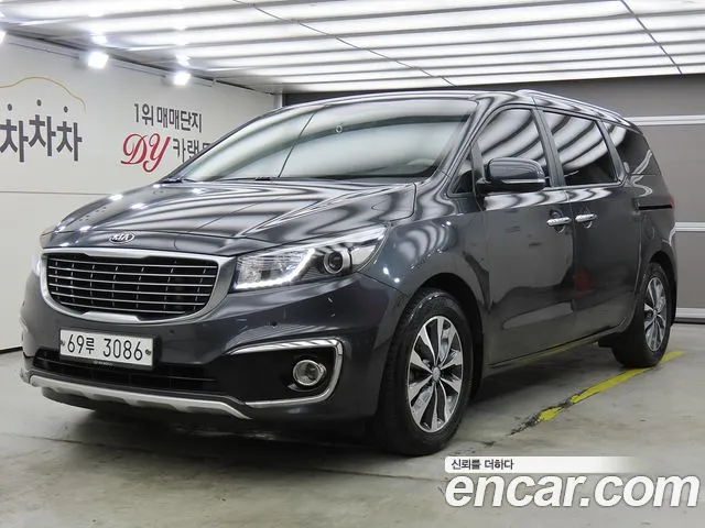 Kia Canival 2018 — фото 1