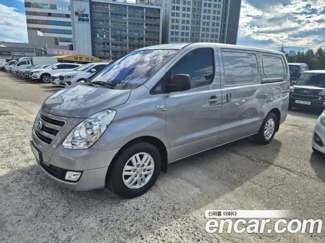 Hyundai Starex 2017 — фото 1