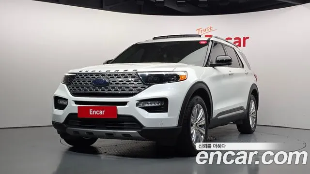 Ford Explorer 2022 — фото 1