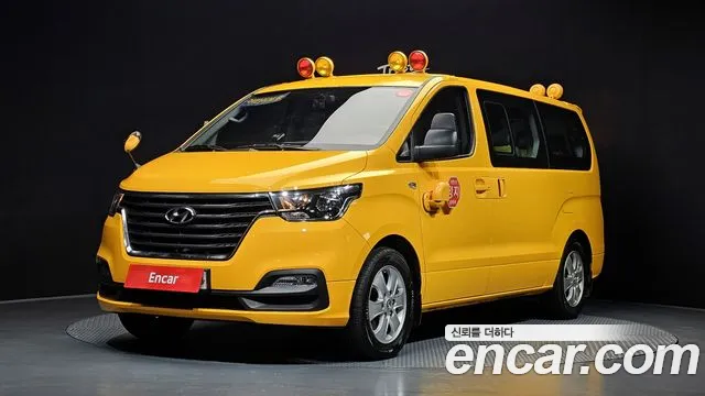 Hyundai Starex 2021 — фото 1