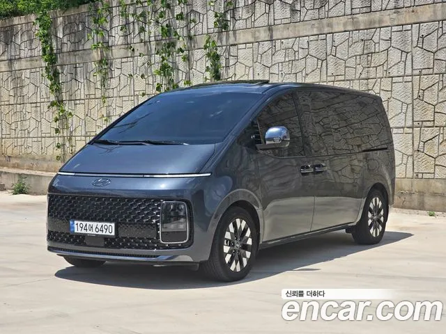 Hyundai Staria 2023 — фото 1