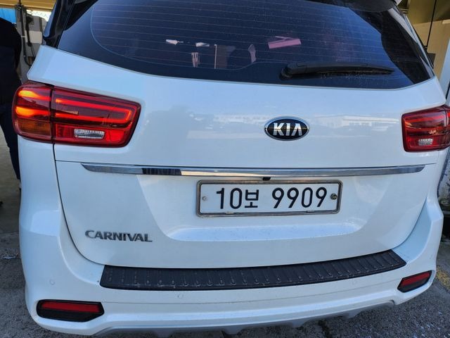 Kia Canival 2019 — фото осмотра 2