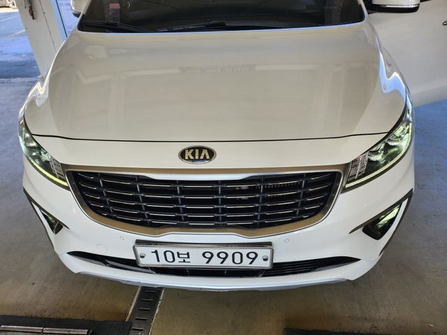 Kia Canival 2019 — фото осмотра 1