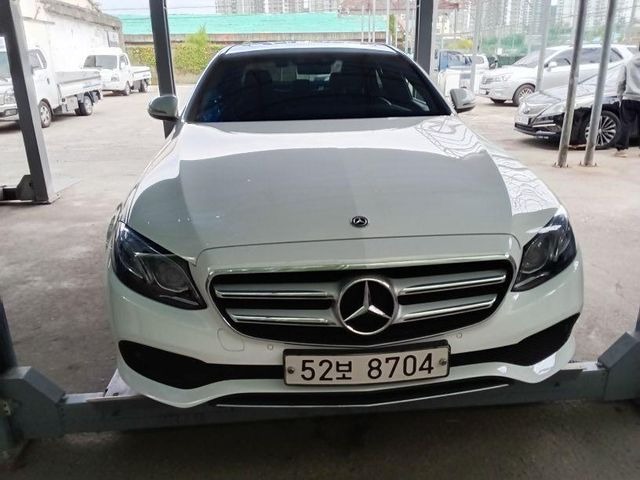 Mercedes-Benz E-Class 2018 — фото осмотра 1