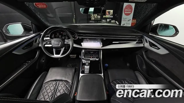 Audi Q8 — интерьер