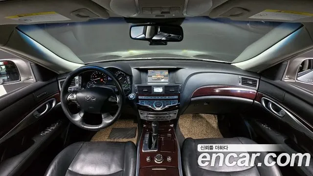 Infiniti M — интерьер