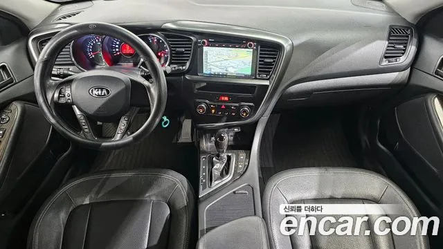Kia K5 — интерьер
