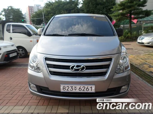 Hyundai Starex