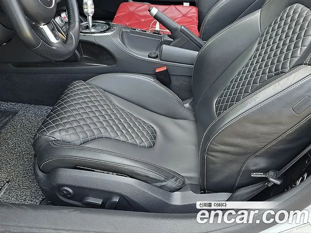Audi R8 — интерьер