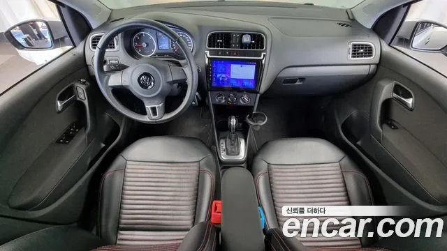 Volkswagen Polo — интерьер
