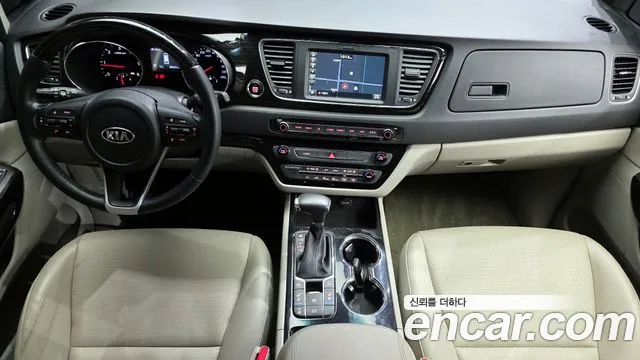 Kia Carnival — интерьер