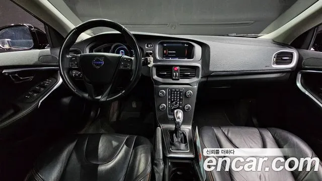 Volvo V40 — интерьер