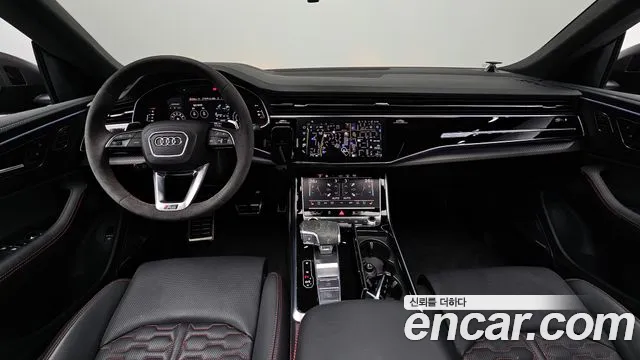 Audi RSQ8 — интерьер