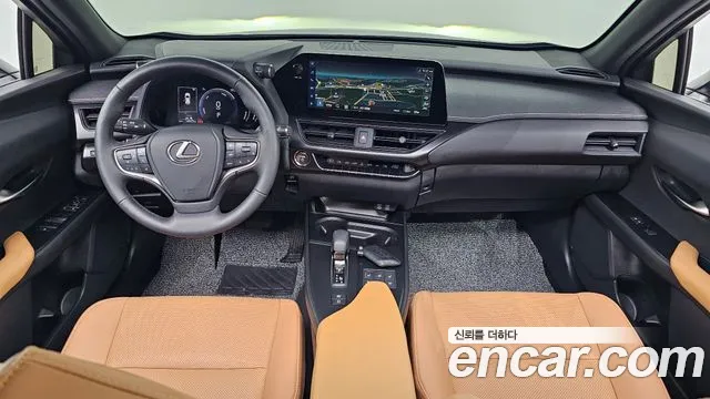 Lexus UX — интерьер