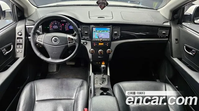 KG Mobility Korando — интерьер