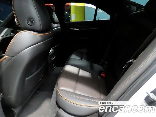 Cadillac CT4 — интерьер