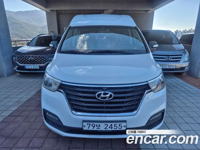 Hyundai Starex
