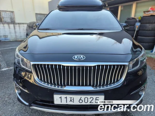 Kia Carnival — экстерьер