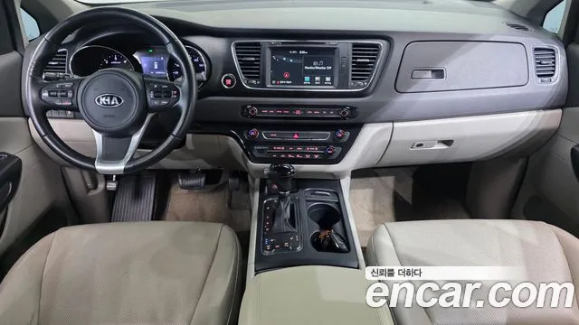 Kia Carnival — интерьер