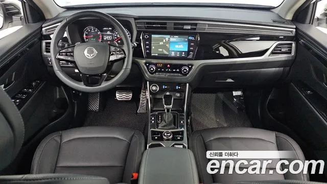 KG Mobility Korando — интерьер