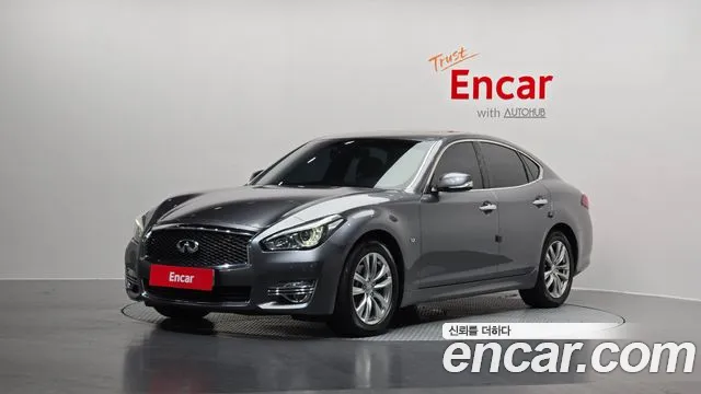 Infiniti Q70