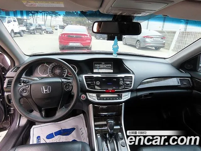 Honda Accord — интерьер