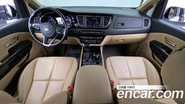 Kia Carnival — интерьер