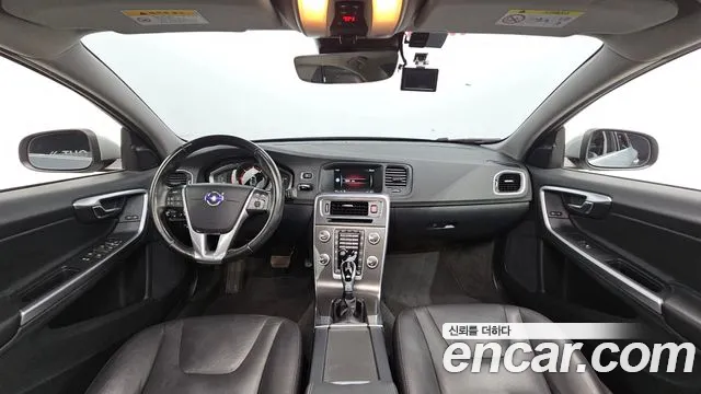 Volvo S60 — интерьер