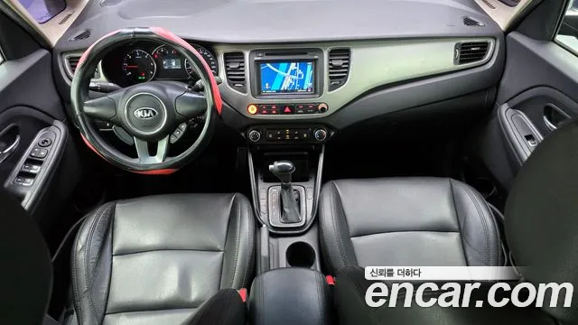 Kia Carens — интерьер
