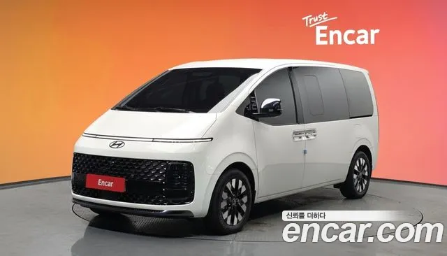 Hyundai Staria