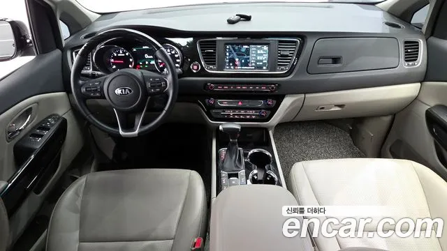 Kia Carnival — интерьер