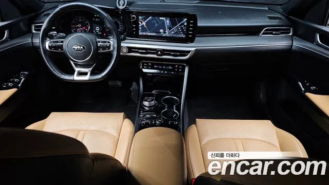 Kia K5 — интерьер