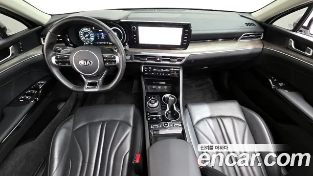 Kia K5 — интерьер