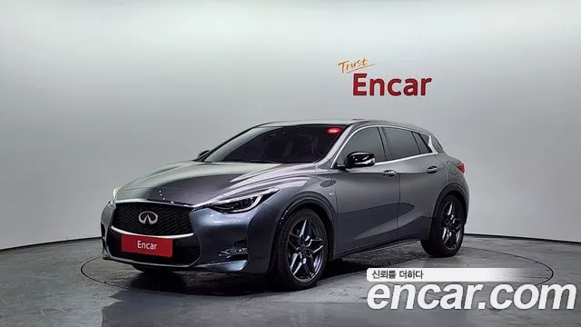 Infiniti Q30