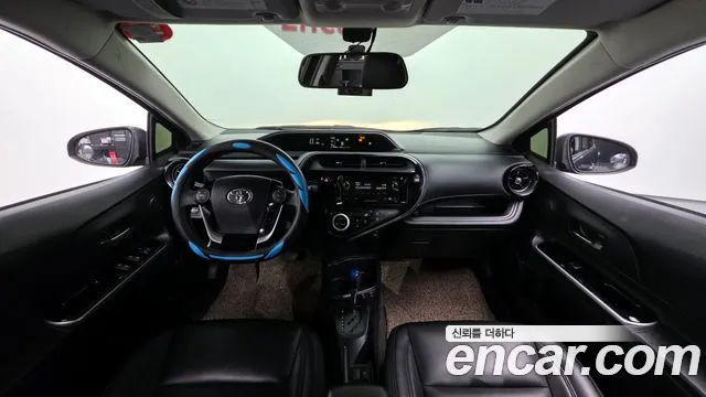 Toyota Prius — интерьер