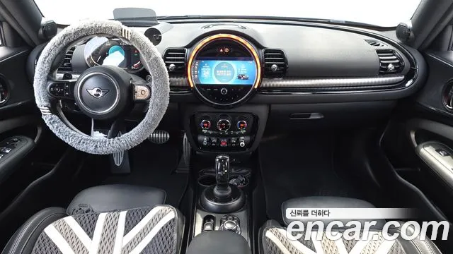 MINI Clubman — интерьер