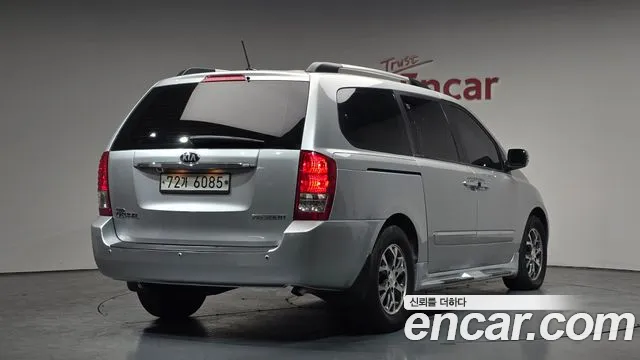 Kia Carnival — экстерьер