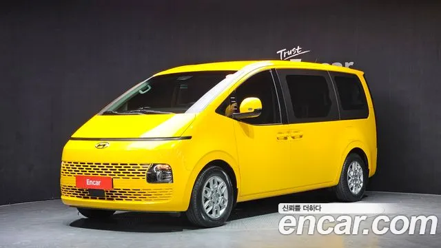 Hyundai Staria