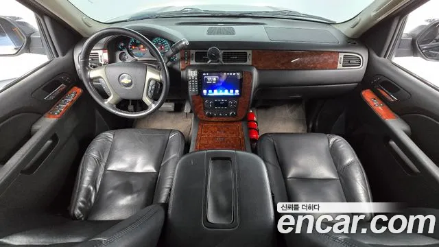 Chevrolet Suburban Van — интерьер