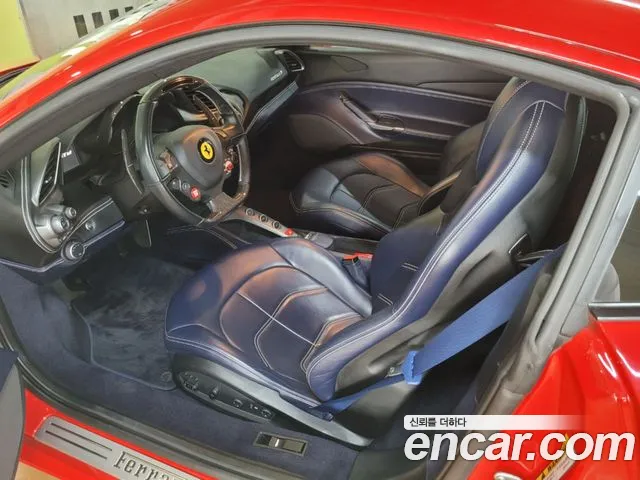 Ferrari 488 — интерьер