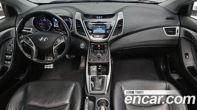 Hyundai Elantra — интерьер