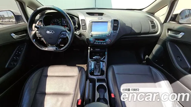 Kia K3 — интерьер