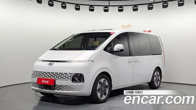 Hyundai Staria