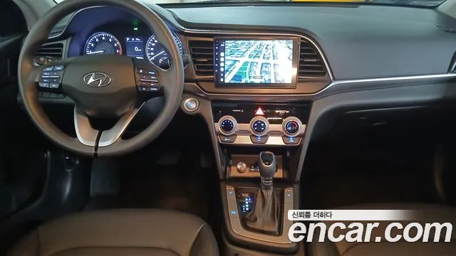 Hyundai Elantra — интерьер