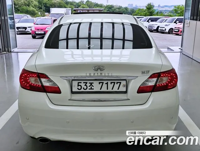 Infiniti M — интерьер