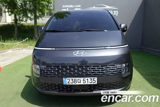 Hyundai Staria