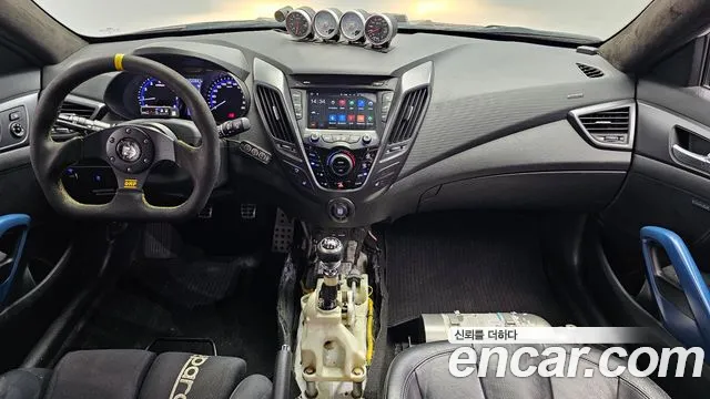 Hyundai Veloster — интерьер
