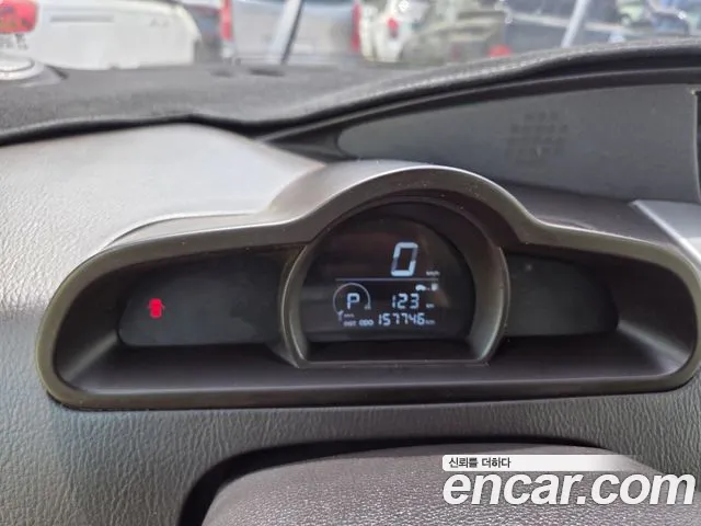 KG Mobility Korando — интерьер