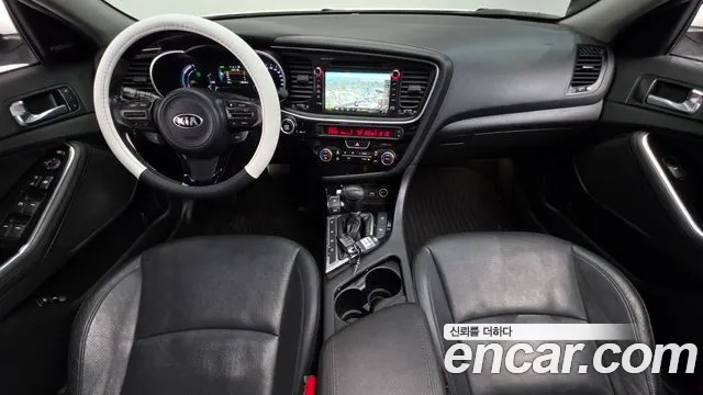 Kia K5 — интерьер