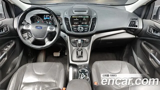 Ford Kuga — интерьер